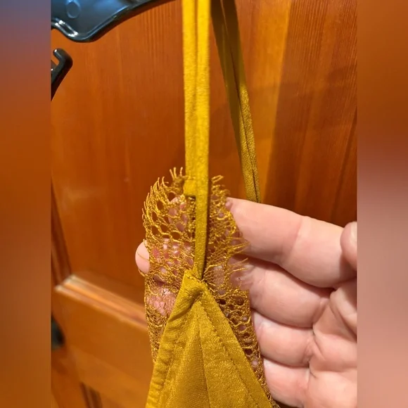 Intimately Free People Lost Dreams Silk and Lance Cami / Brami. - Picture 10 of 16